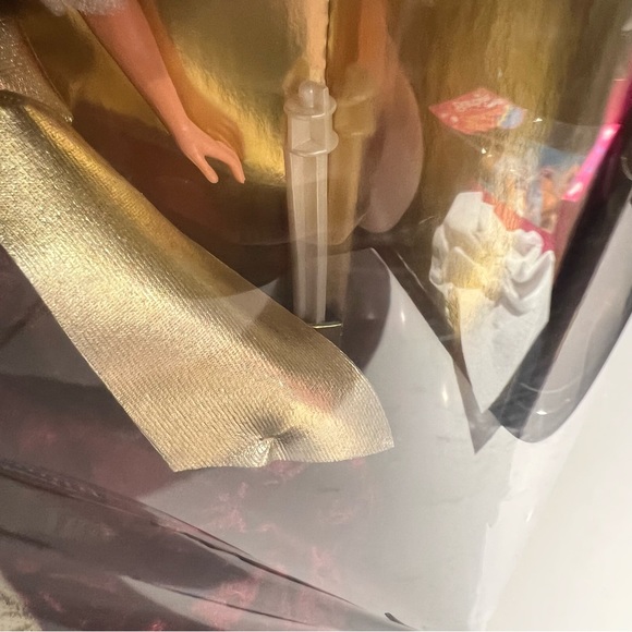 MATTEL DISNEY HOLIDAY PRINCESS BELLE - Picture 5 of 10